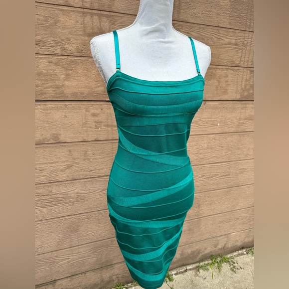 Guess bodycon bandage dress - Picture 3 of 11
